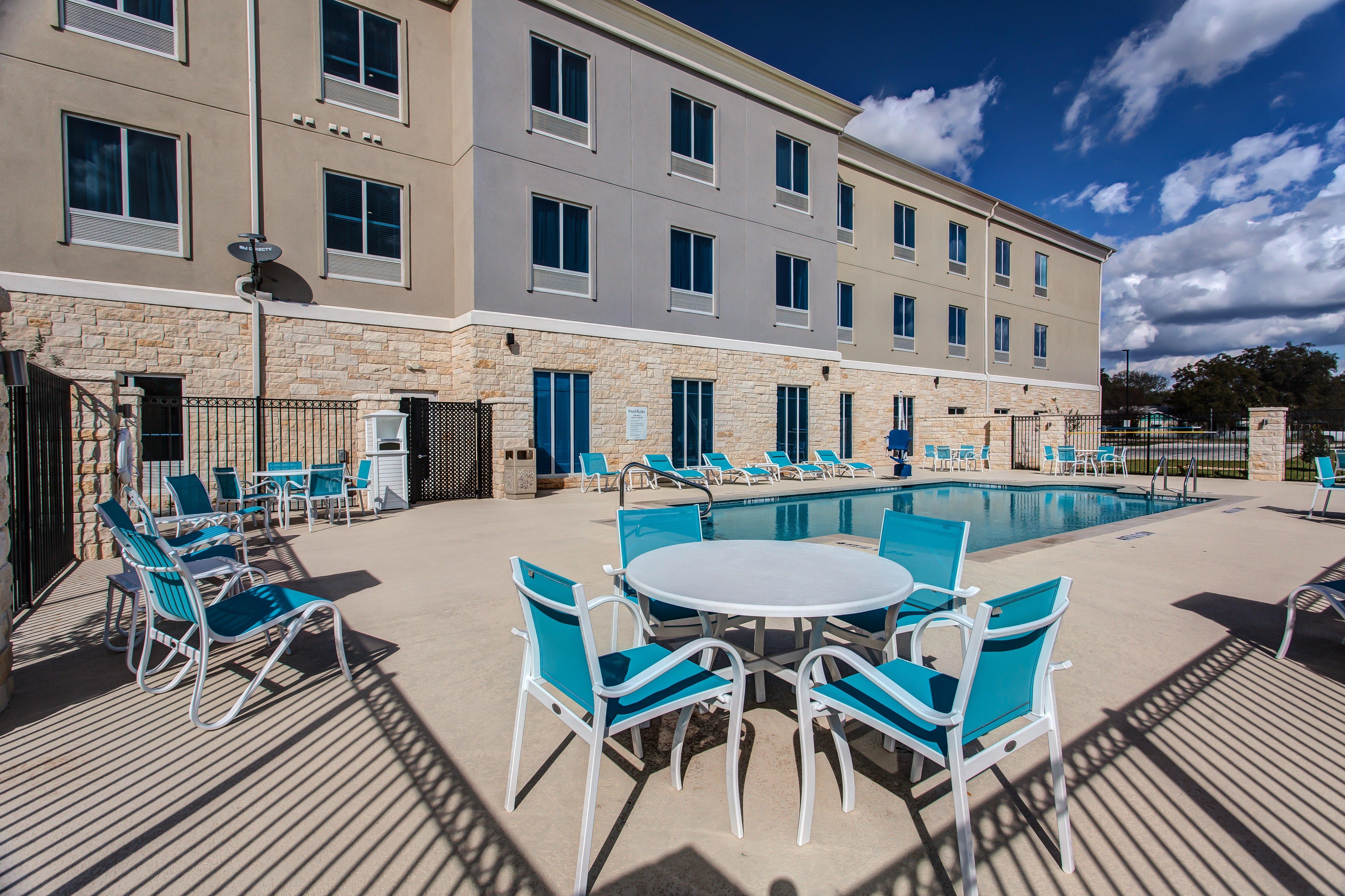 Holiday Inn Express & Suites Gatesville - N. Ft Hood, An Ihg Hotel Bagian luar foto